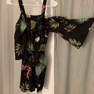 Black Floral ROMPER with pockets! VACAY VIBESSS